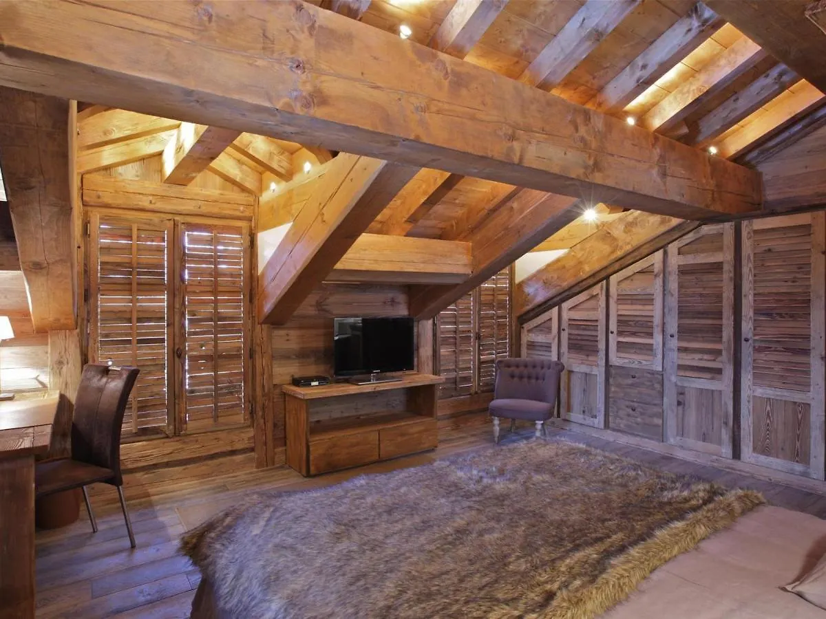 Chalet Cosy Proche Des Pistes Avec Sauna Et Cheminee - Courchevel 1850 - Fr-1-564-25 0*,  France
