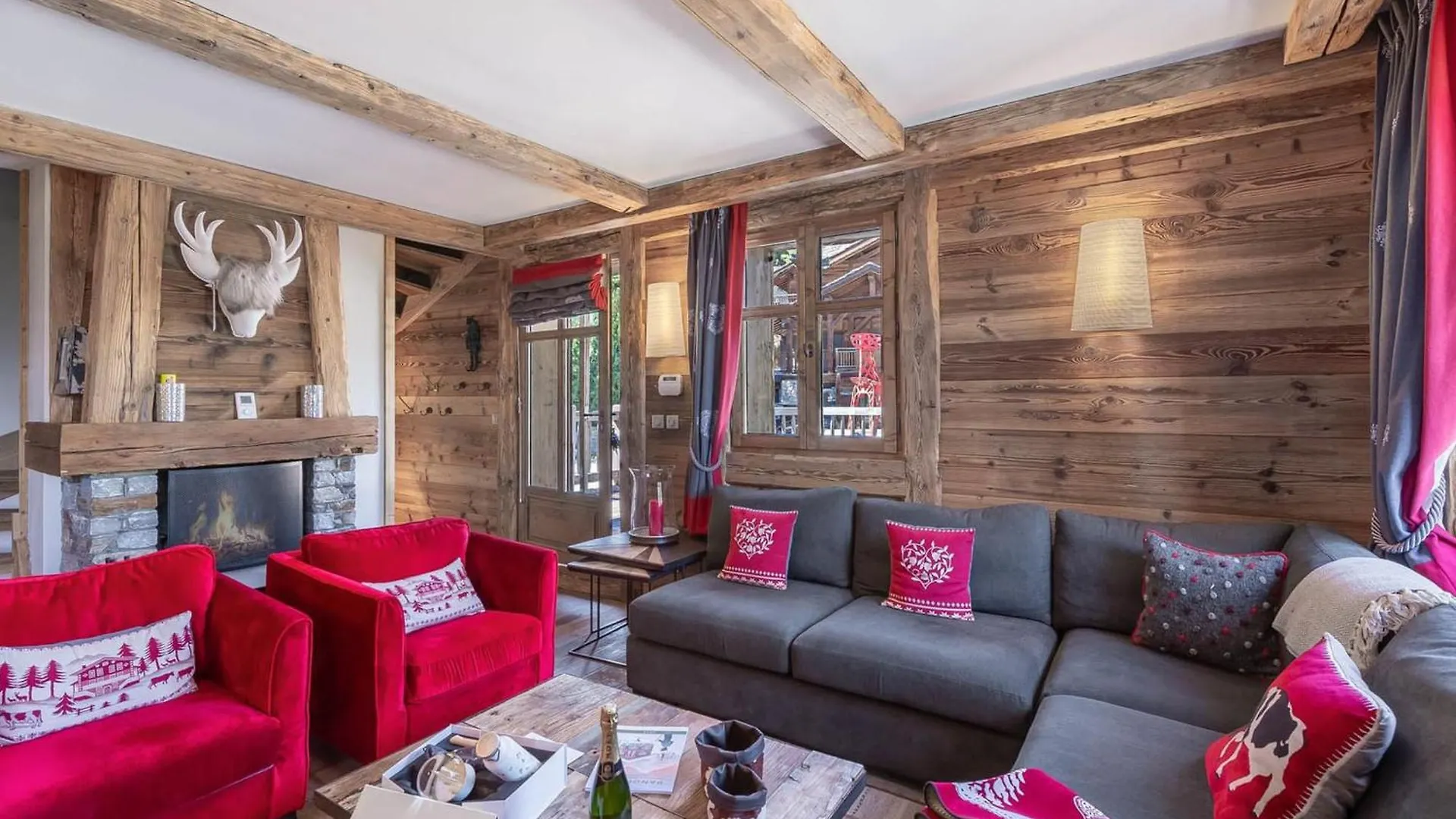 Chalet Cosy Proche Des Pistes Avec Sauna Et Cheminee - Courchevel 1850 - Fr-1-564-25 0*,  France